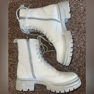 Steve Madden White/Gray Leather - CLEAN SLATE - JAMISYN Combat Boots - size 8